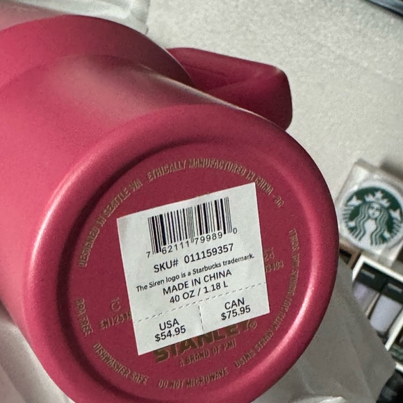 Starbucks x Stanley - Picture 2 of 5